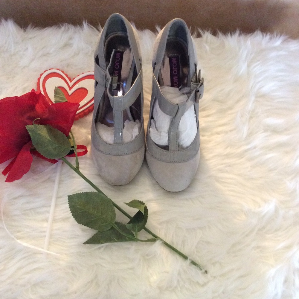 NWOT Mojo Moxy Mary Jane heels